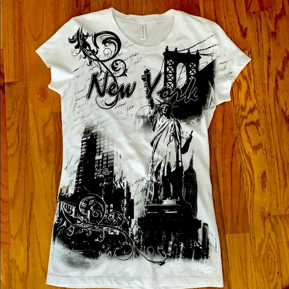 NWOT women’s New York T-shirt front n back design